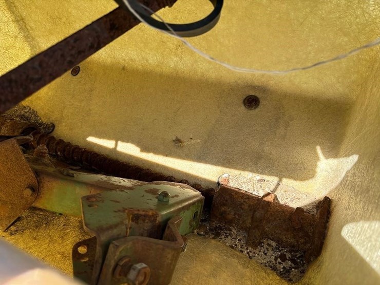 john-deere-7000-image-10