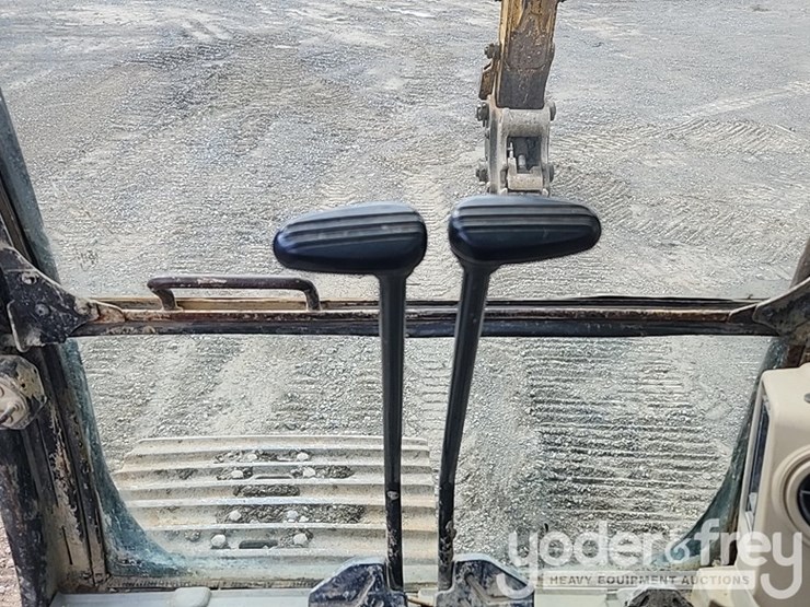 2005-caterpillar-330-image-52