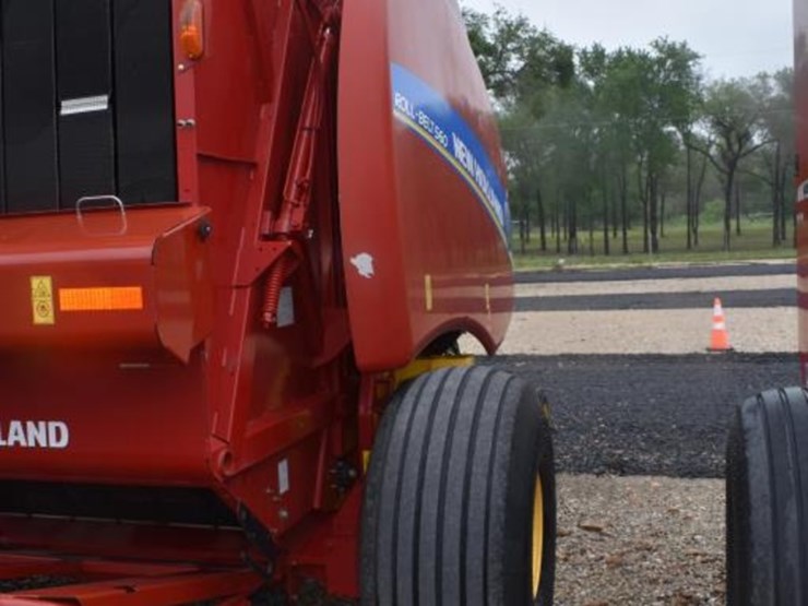 new-holland-roll-belt-560-image-6