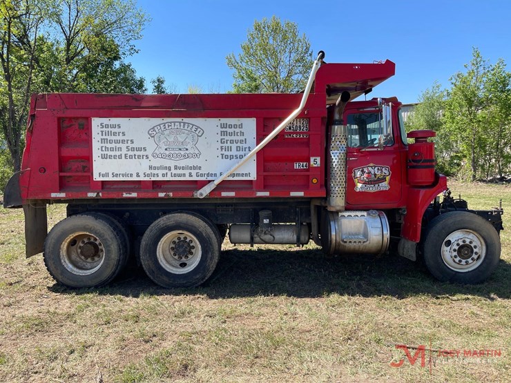 1992-mack-rb690s-image-11
