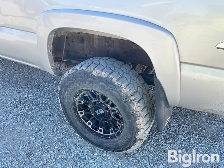 2006-chevrolet-silverado-2500-image-18