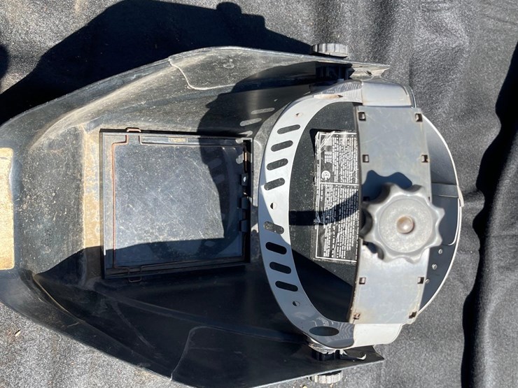 jackson-passive-welding-helmet-image-4