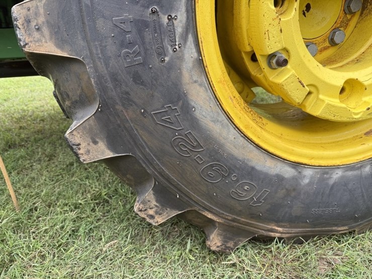 2021-john-deere-5075e-image-12