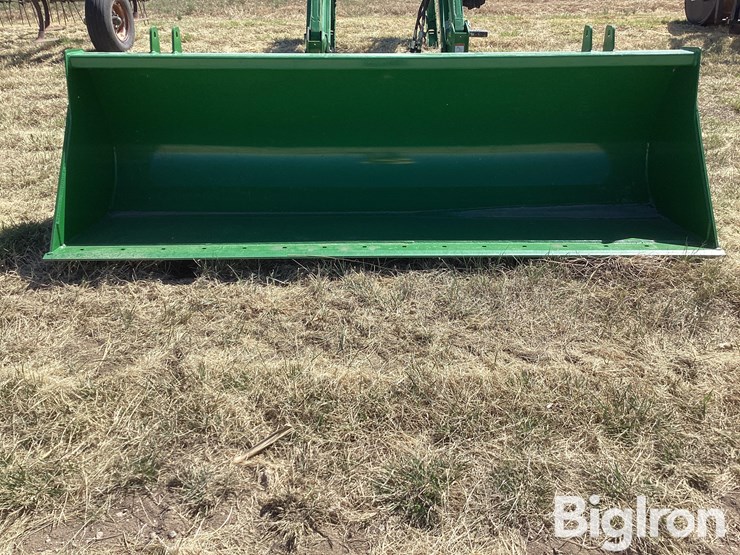 2016-john-deere-8-image-2