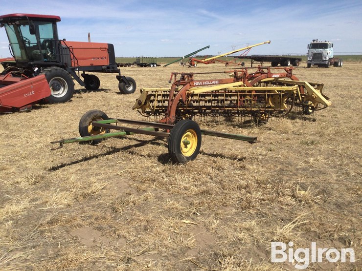 new-holland-260-image-1