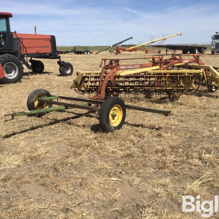 NEW HOLLAND 260