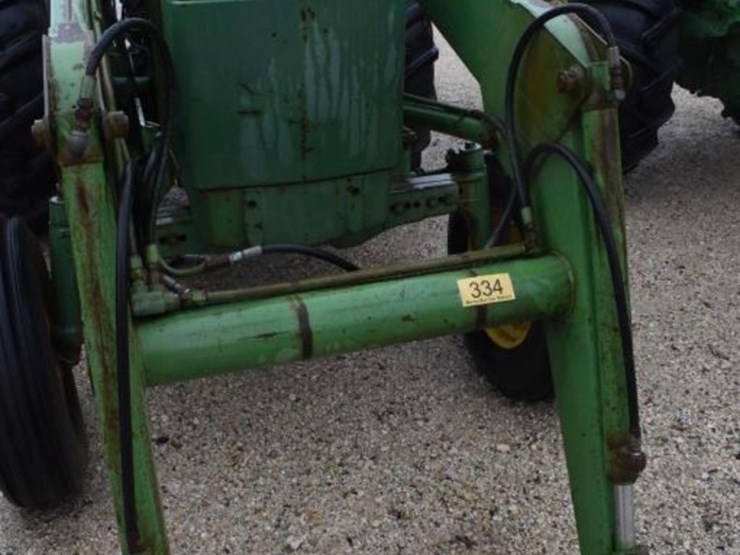 john-deere-2440-image-7