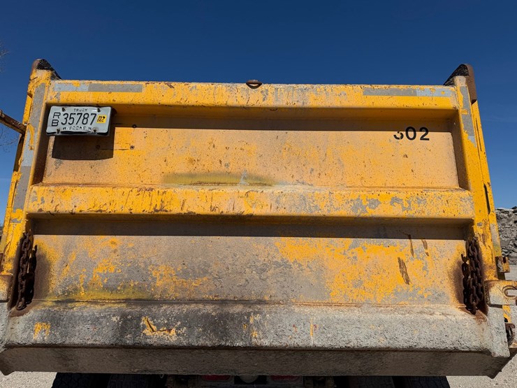 1995-mack-cl713-image-30