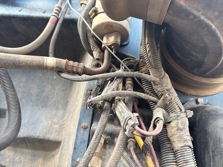 1999-caterpillar-c12-image-16