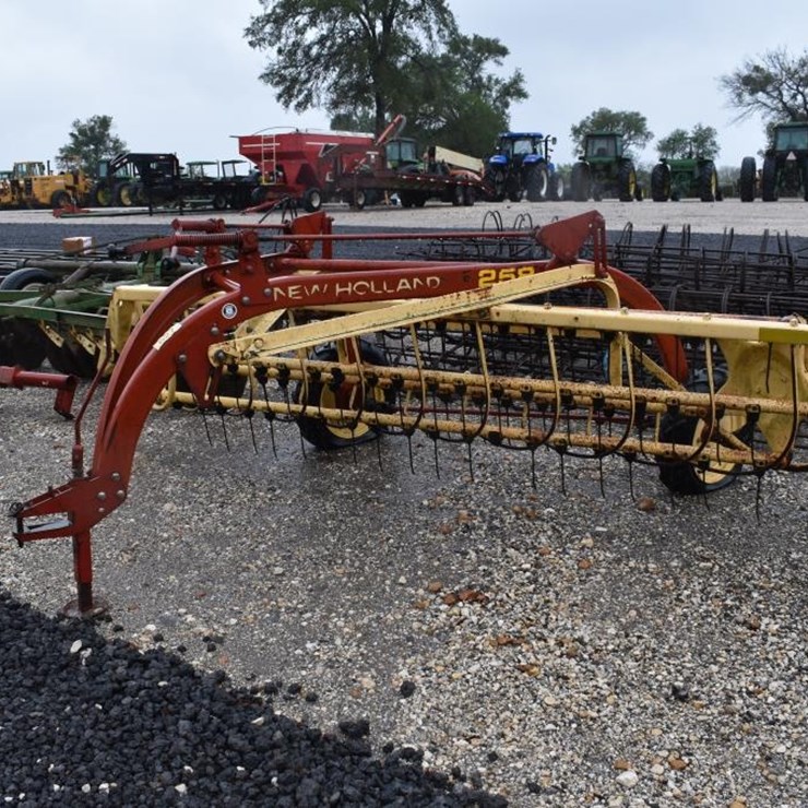NEW HOLLAND 258
