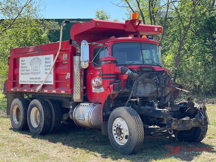 1992-mack-rb690s-image-1