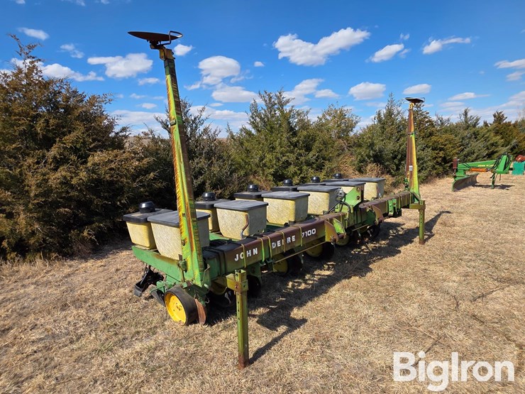 john-deere-7100-image-3