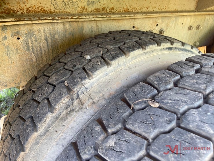 1996-mack-rd688s-image-8