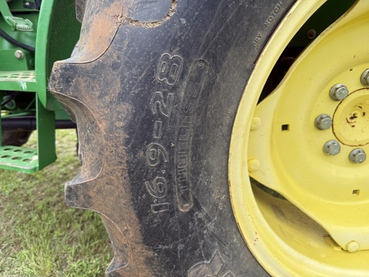 2015-john-deere-5075e-image-12