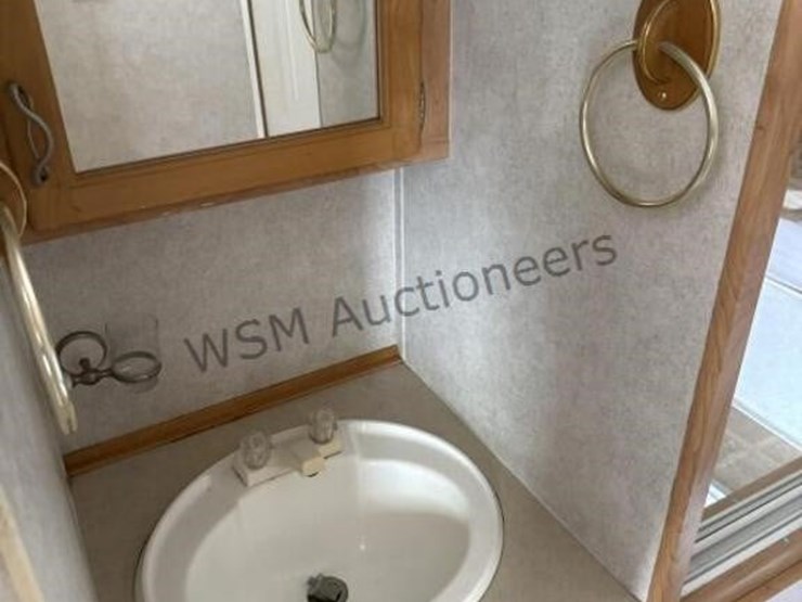 2005-thor-fury-toy-hauler-image-40