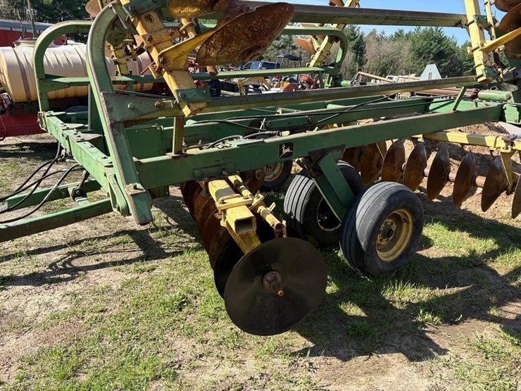 john-deere-230-image-7