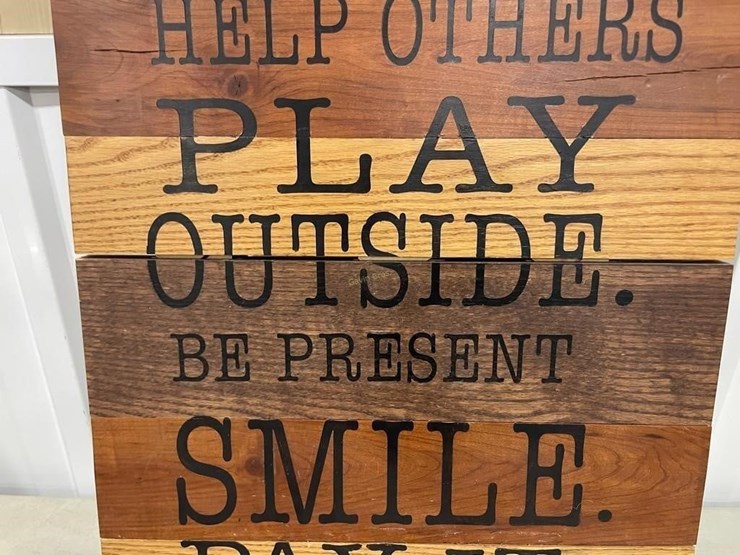 wood-sign-décor-image-3