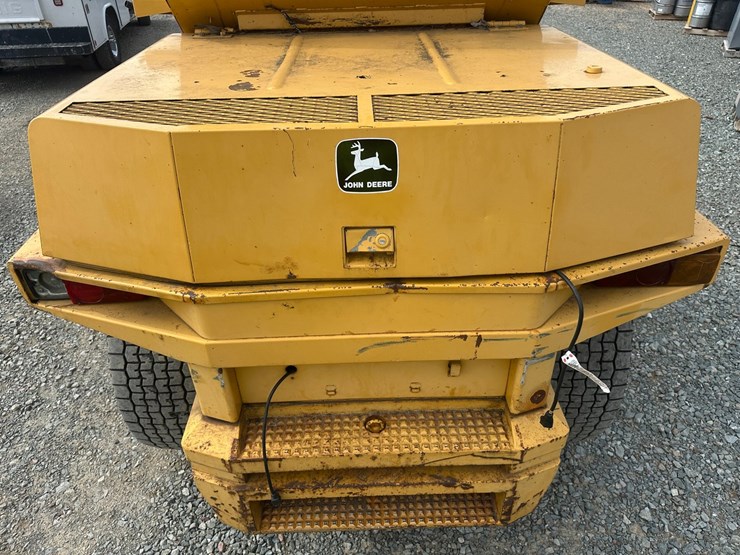 deere-244e-image-18