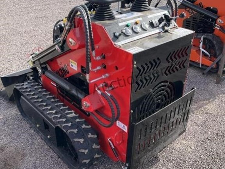 2026-sdl-380r-stand-up-skid-steer-image-3