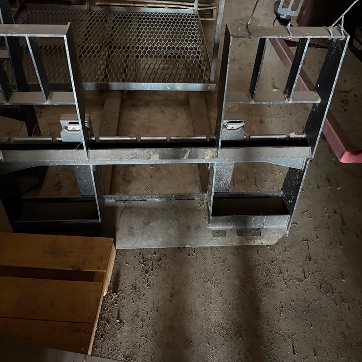 Skid Steer Mount Pallet Forks