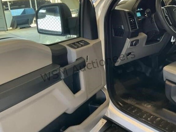 2015-ford-f150-image-25