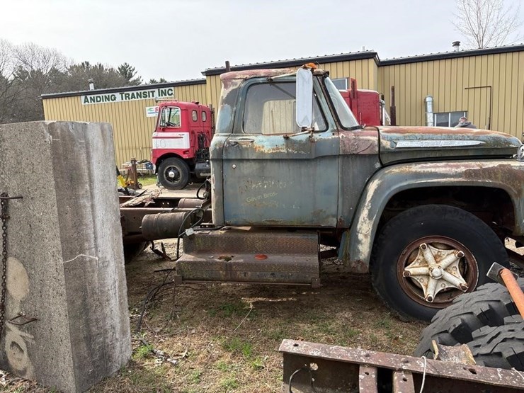 1960-ford-f850-image-4