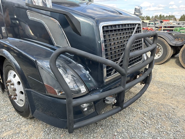 2009-volvo-10-image-10