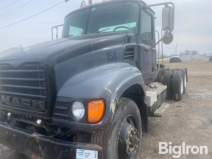 2005-mack-granite-cv713-image-13