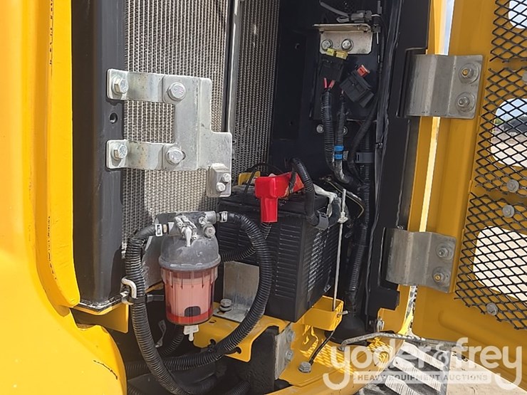 2019-deere-35g-image-50