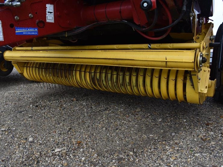 new-holland-roll-belt-560-image-5