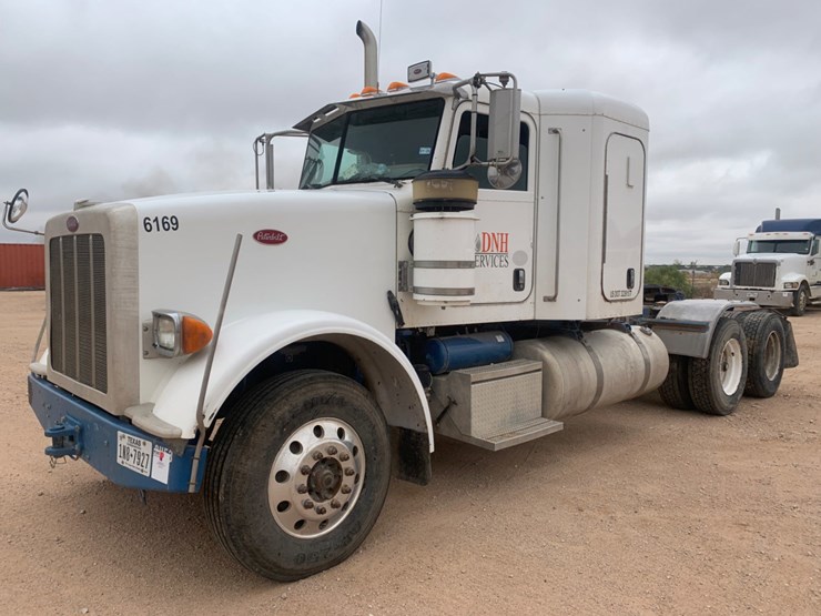 2013-peterbilt-367-image-2