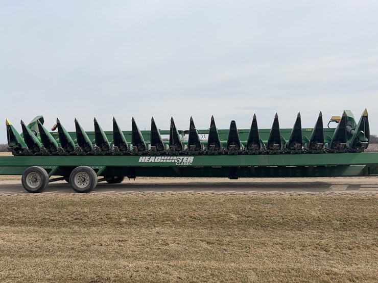 2023-john-deere-c18r-image-6