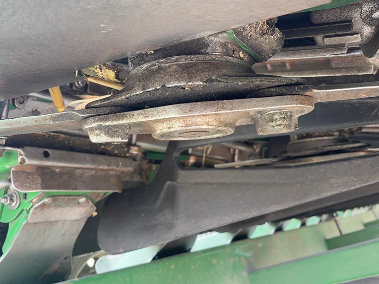 2023-john-deere-c18r-image-18