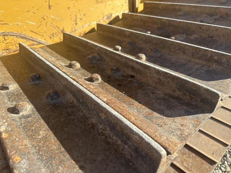 2014-deere-450j-image-56