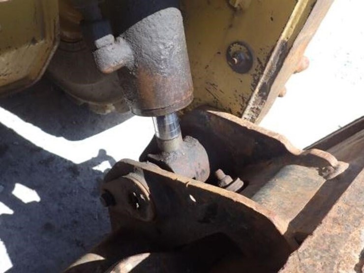 2009-caterpillar-232b-image-33