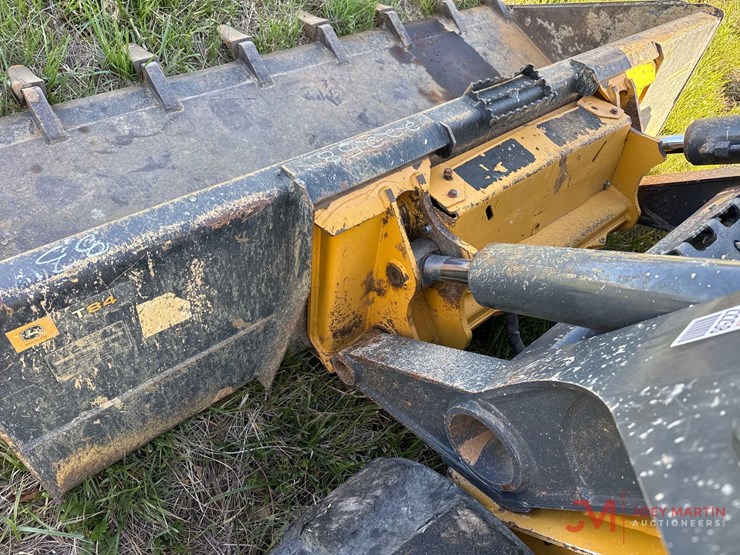 2023-deere-333g-image-9