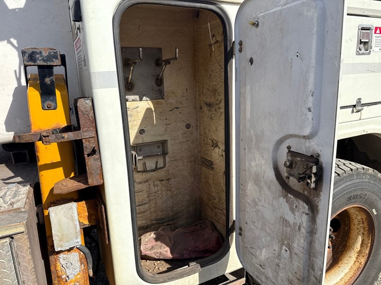 international-4400-sba-image-45