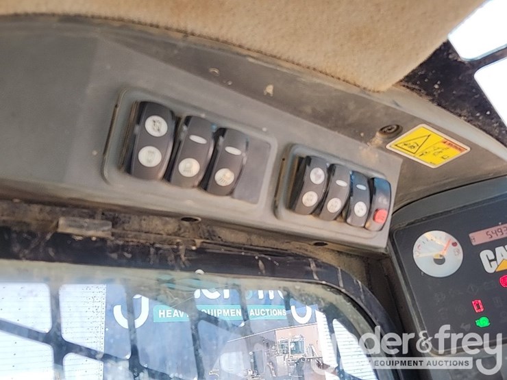 2012-caterpillar-299d-image-28