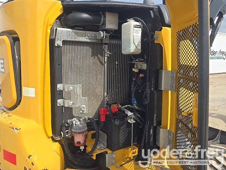 2019-deere-35g-image-46