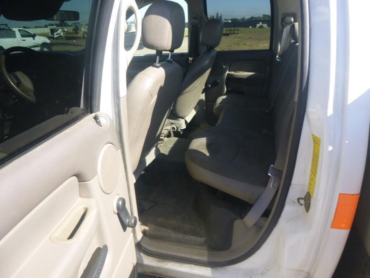 2005-dodge-ram-2500-image-12