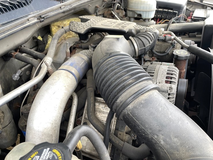 2003-gmc-sierra-2500-image-28