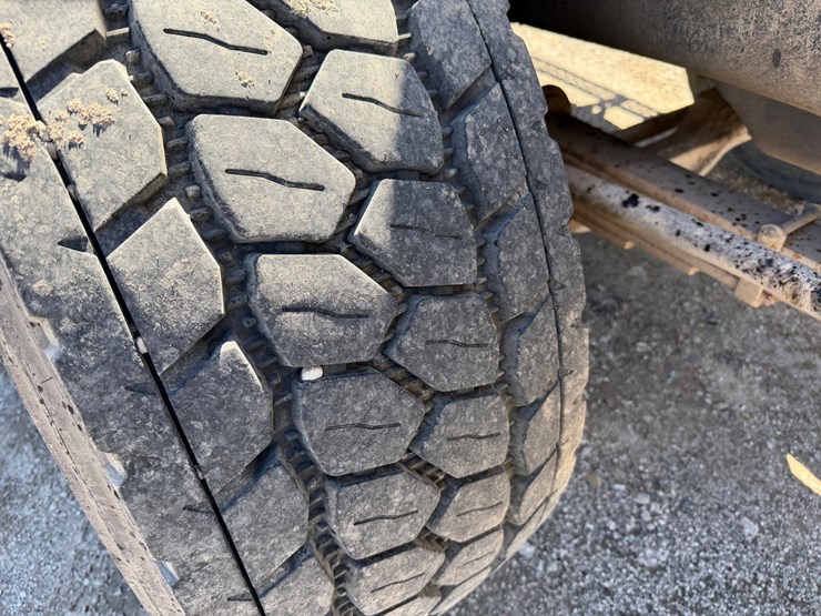 1995-mack-cl713-image-91