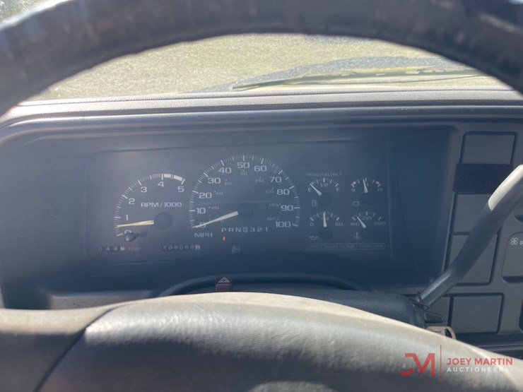 2001-chevrolet-3500-image-24