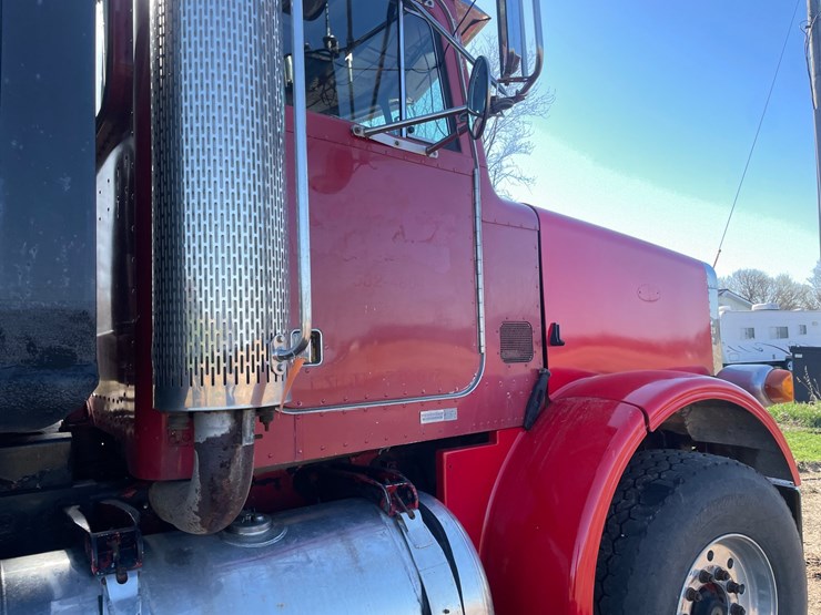 1998-peterbilt-378-image-23