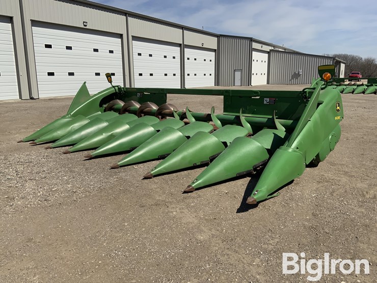 2013-john-deere-608c-image-1