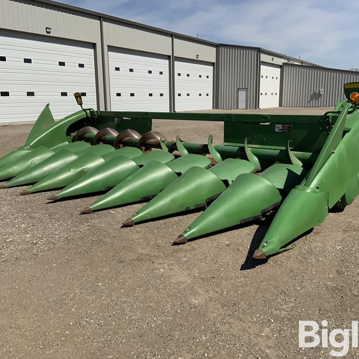 2013 JOHN DEERE 608C