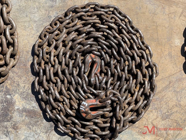 3/8"-chain-with-hooks-image-1