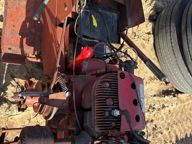 wheelhorse-c121-image-5