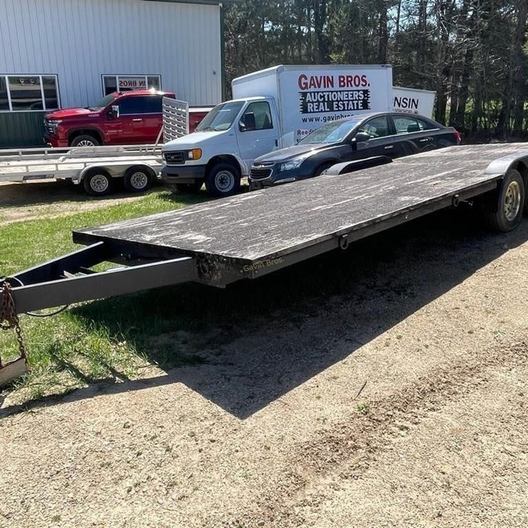 92"x23' flat deck trailer