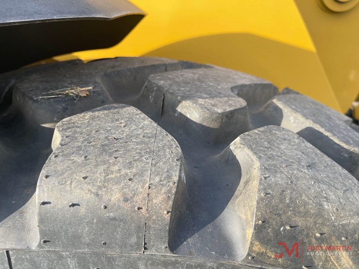 2026-caterpillar-926-image-19